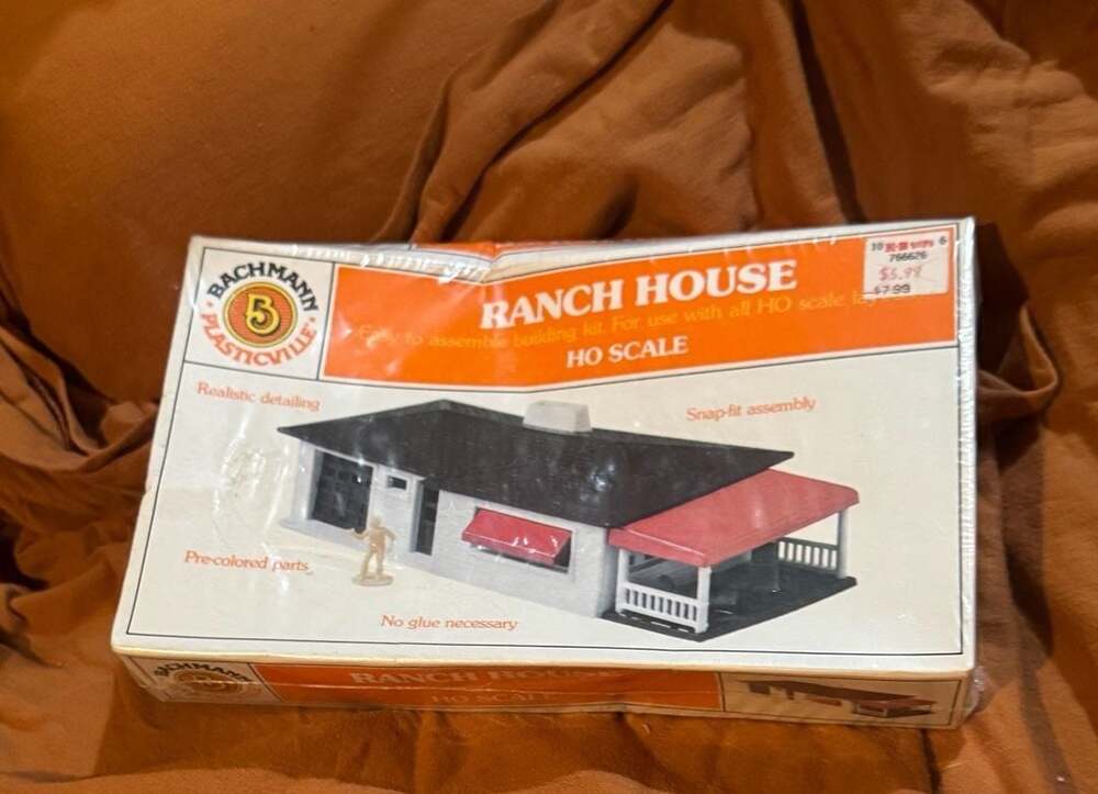 Bachmann HO U/A "Ranch House" Plastic Model Kit #45154 New! Mint in Sealed Box!!